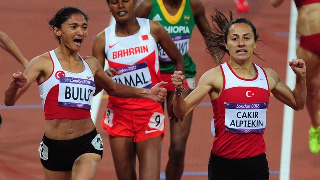 Asli Cakir Alptekin (R) and Gamze Bulut (L) claims a Turkish one-two