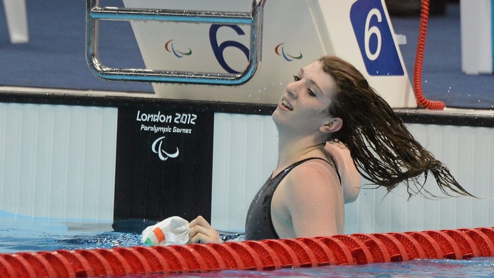 Firth looked the picture perfect L'Oréal ad after her stunning gold medal win in the 100m backstroke S14