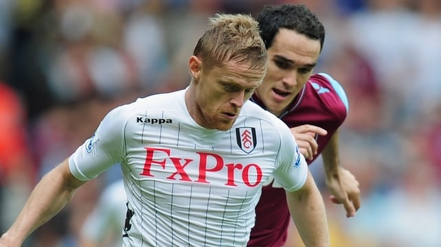 Joey O'Brien chases Damien Duff during West Ham's comfortable win over Fulham