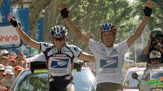 Hamilton (r) and Armstrong (l) were team-mates at the US Postal Service Team