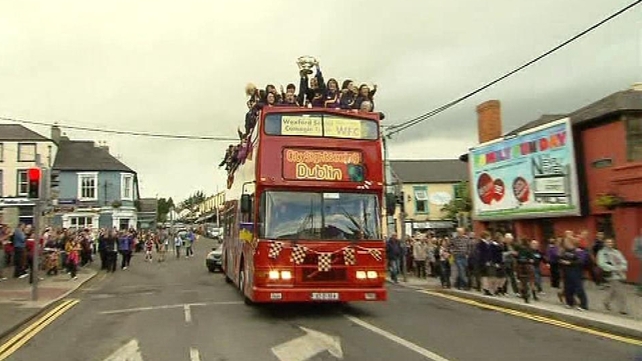 Gorey residents line the streets to welcome the Model women home