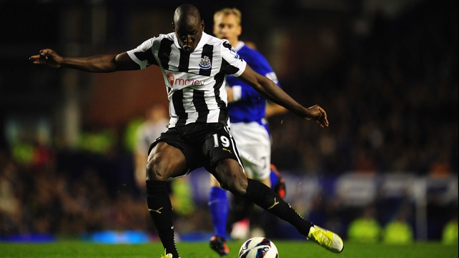 Alan Pardew wants to keep Demba Ba at Newcastle, but realises he could lose the player due to a release-clause in his contract