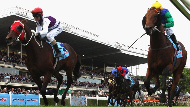 Ocean Park (left) with Glen Boss on board en route to the Cox Plate victory at Moonee Valley