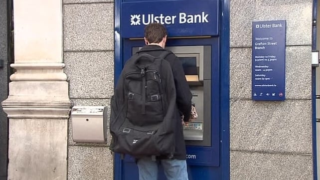 Customers reported problems withdrawing money from ATMs Customers reported problems withdrawing money from ATMs