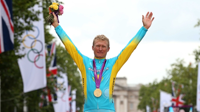 Alexandre Vinokourov with his Olympic gold medal in London
