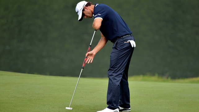 Adam Scott will have to work on a new putting technique for the 2016 season