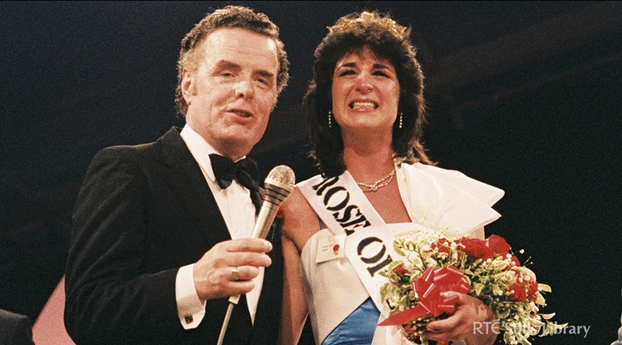 The mystery singer, pictured with Helena Rafferty 1985 Rose of Tralee, is Liam Heaslip.