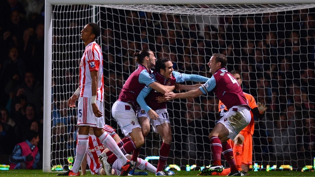 Joey O'Brien (c) is congratulated by Andy Carroll and Kevin Nolan after grabbing the West Ham leveller