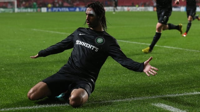 Georgios Samaras celebrates Celtic's equaliser at Benfica