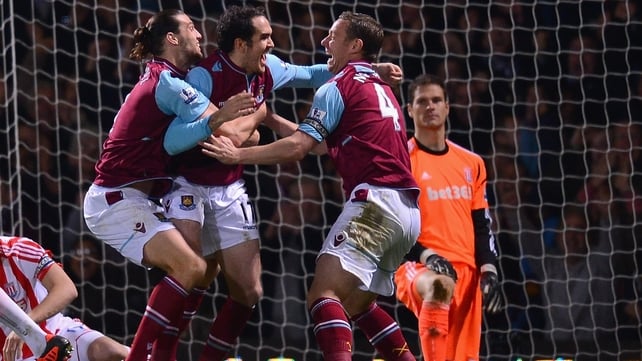 Joey O'Brien (centre) celebrating with West Ham team-mates