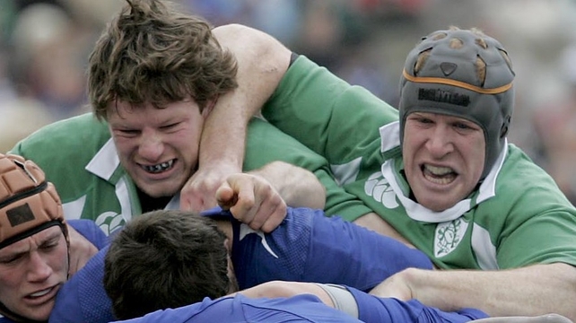 Paul O'Connell (r) is currently sidelined with a back injury