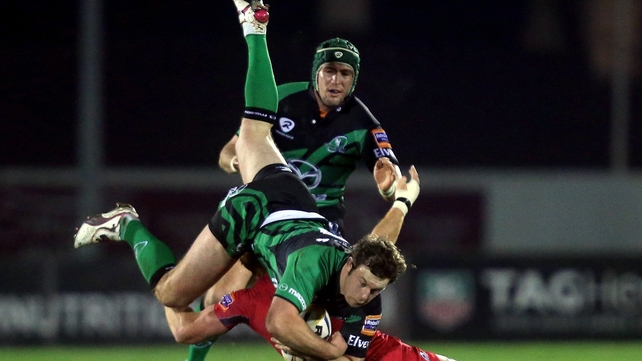 Willie Faloon goes up and under