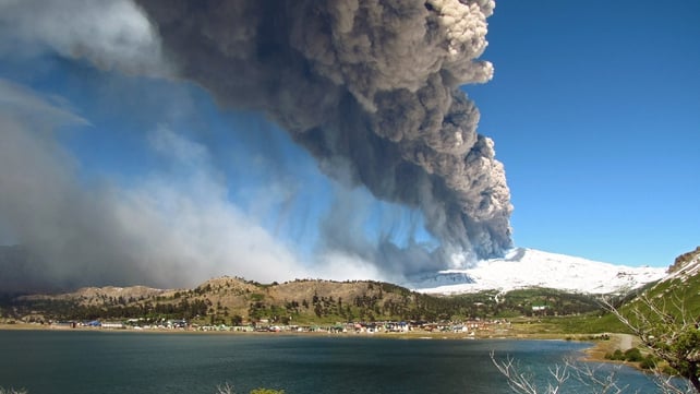 The authorities of Chile and Argentina issued yellow alerts due to the eruption of the Copahue volcano