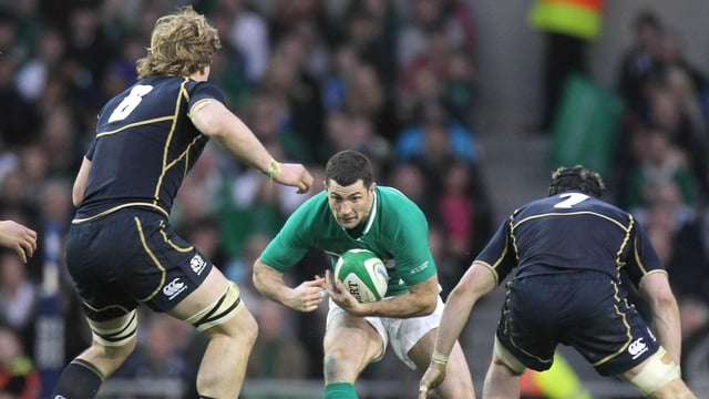 Rob Kearney takes the game to Scotland