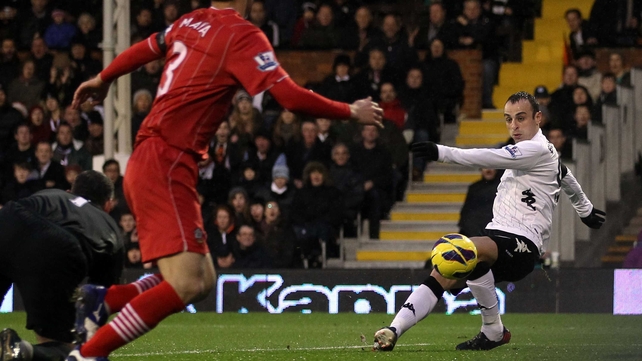Dimitar Berbatov turns home Fulham's goal