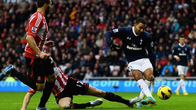 Aaron Lennon's determination saw him slot home Spurs' second on Wearside