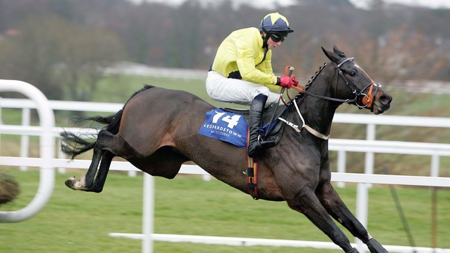 Western Leader stayed on well to land the spoils