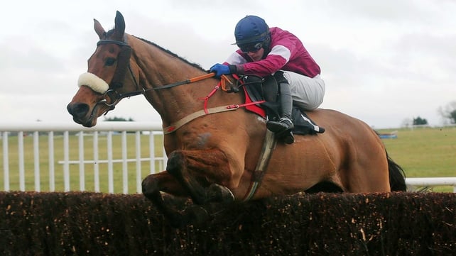 Quito De La Roque recorded an unlikely win over a trip some way short of his best in the Kinloch Brae Chase at Thurles