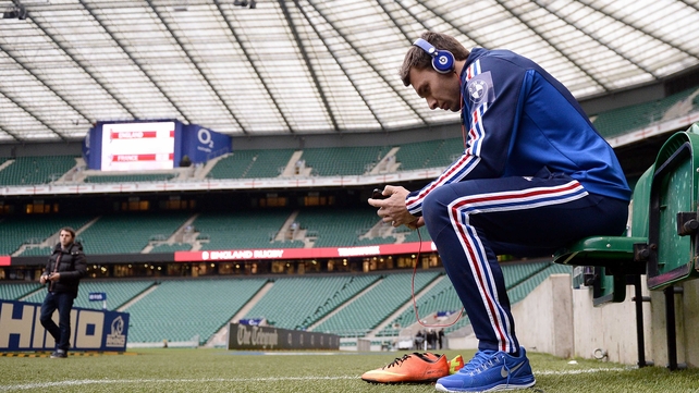 What do you think France wing Vincent Clerc is listening to ahead of the game? comment below
