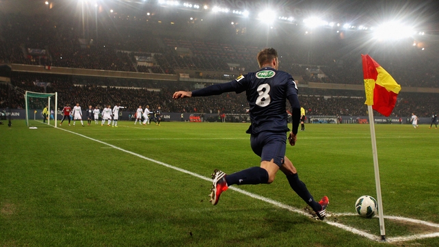 Becham swings in a corner for the French league leaders