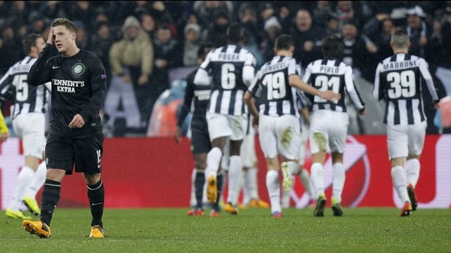 Gary Hooper turns away as Juventus celebrate
