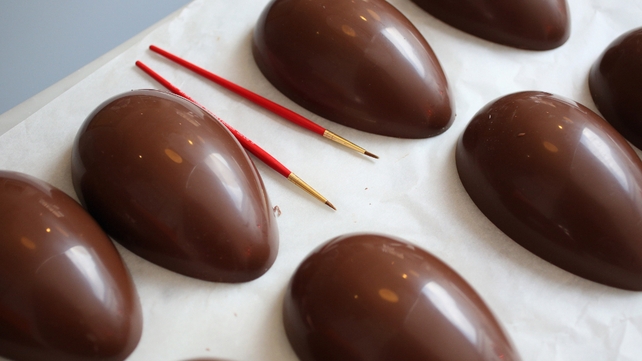 Lindt will respect the decision even though it does not share the court's judicial interpretation, a spokeswoman said Lindt will respect the decision even though it does not share the court's judicial interpretation, a spokeswoman said