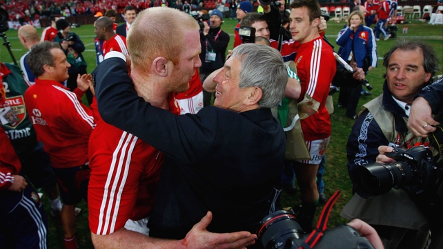 Ian McGeechan hugs Paul O'Connell after the third test against South Africa in 2009
