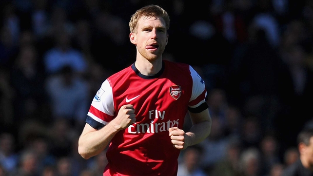 Per Mertesacker has extended his contract at the Gunners