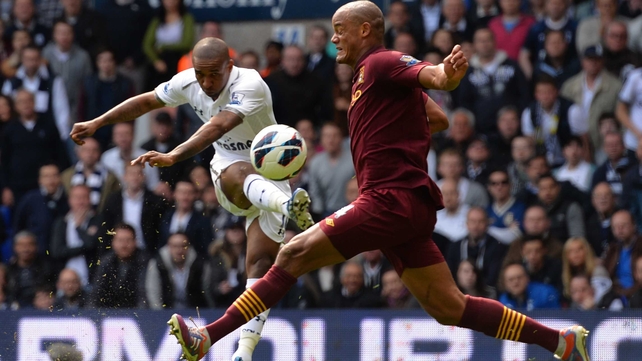 Jermaine Defoe scores for Spurs