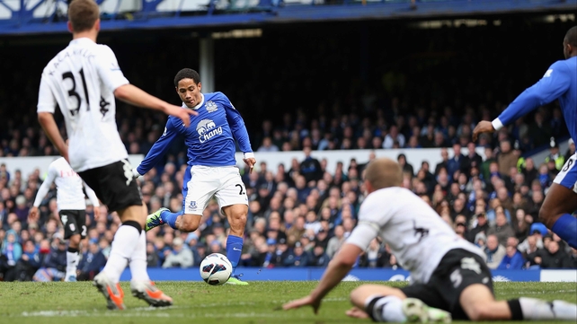 Everton's Steven Pienaar strikes home the only goal