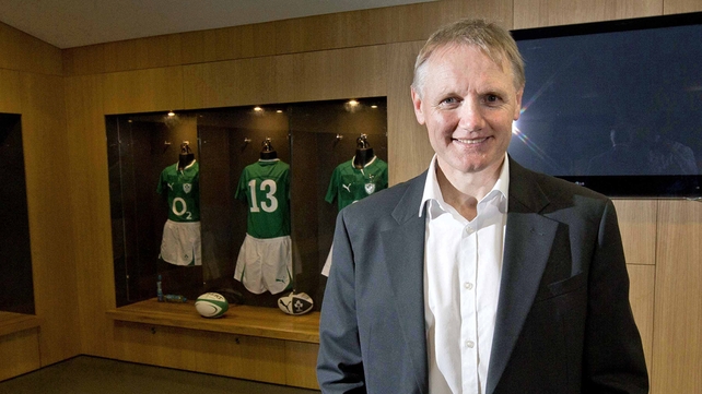 Joe Schmidt has signed a three-year contract as Ireland head coach