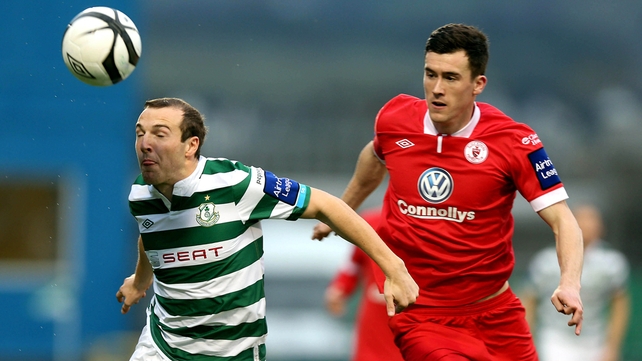 Leaders Sligo Rovers were held by Shamrock Rovers at Tallaght Stadium