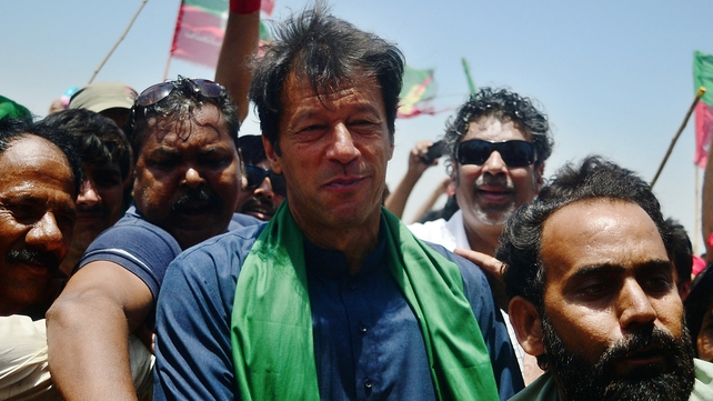 Imran Khan gets last minute surge in support with former prime minister Sharif set to win the most seats Imran Khan gets last minute surge in support with former prime minister Sharif set to win the most seats