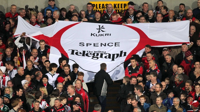 Fans pay tribute to Nevin Spence