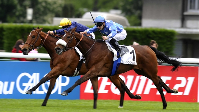 Flotilla (1) brought with a well-timed challenge to beat favourite Esoterique in the French 1000 Guineas