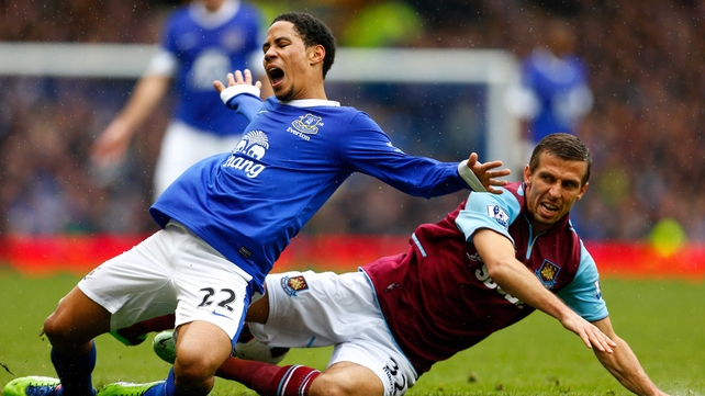 Everton gave David Moyes a fitting send-off in his final home game