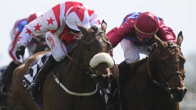 A tenacious Glen's Diamond (left) dug deep to edge out Top Trip by a nose on the Knavesmire