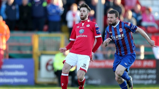 St Patrick's Athletic lead the race with Shelbourne at the back of the field
