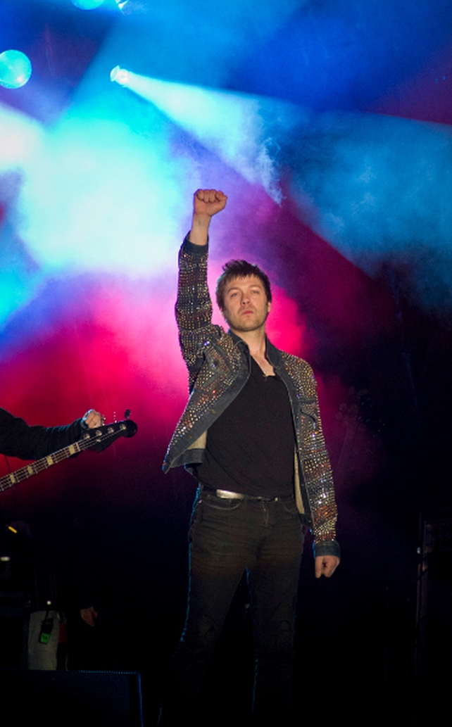 Tom Kasabian - rock god gives it some