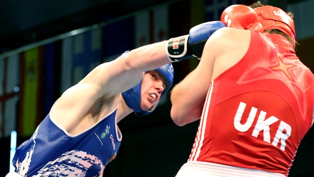 Jason Quigley (l) beat the Ukranian world champion