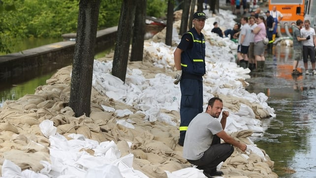Magdeburg residents have been fighting rising water levels for a number of days Magdeburg residents have been fighting rising water levels for a number of days