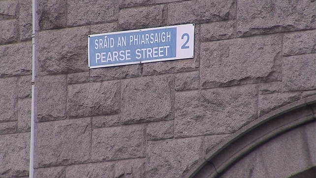 Gardaí in Pearse Street are appealing for witnesses to the armed raid Gardaí in Pearse Street are appealing for witnesses to the armed raid
