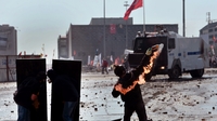 Turkish riot police fire tear gas in Istanbul Turkish riot police fire tear gas in Istanbul