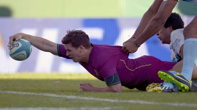 England's Freddie Burns stretches to touch down