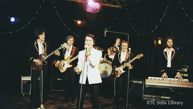 Band playing on 'Donncha's Travelling Roadshow' in 1980. But who are they?