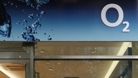 Hutchison buys Telefonica UK unit for £10 billion Hutchison buys Telefonica UK unit for £10 billion
