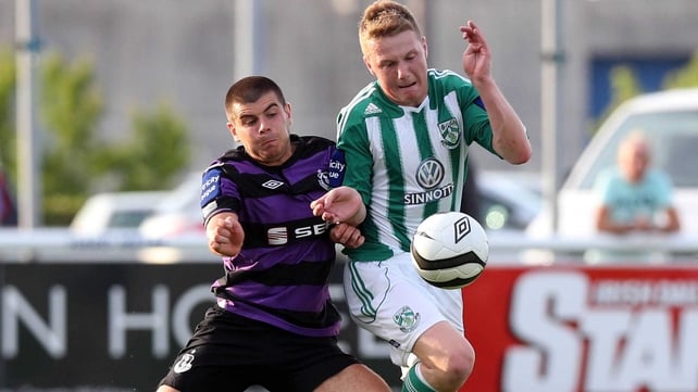 Conor Powell and Eoin Hyland do battle