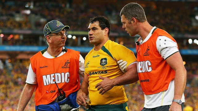 George Smith was helped off the field but returned minutes later under the "five-minute rule"