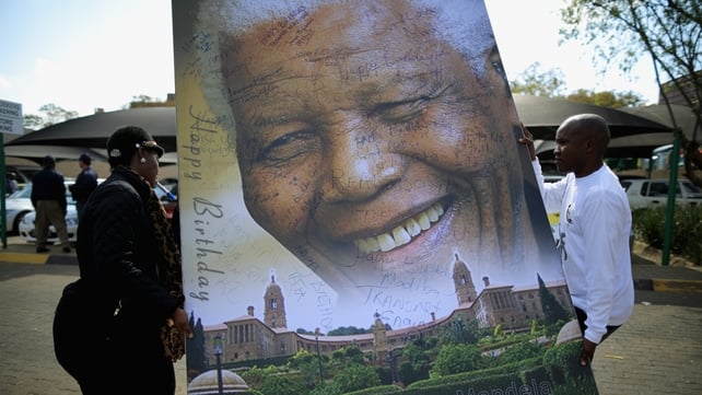 South Africa keeps vigil as Nelson Mandela remains in hospital South Africa keeps vigil as Nelson Mandela remains in hospital