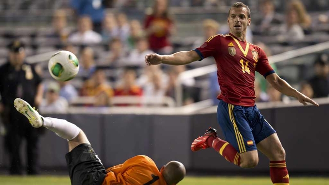 Roberto Soldado moves to Tottenham from Valencia